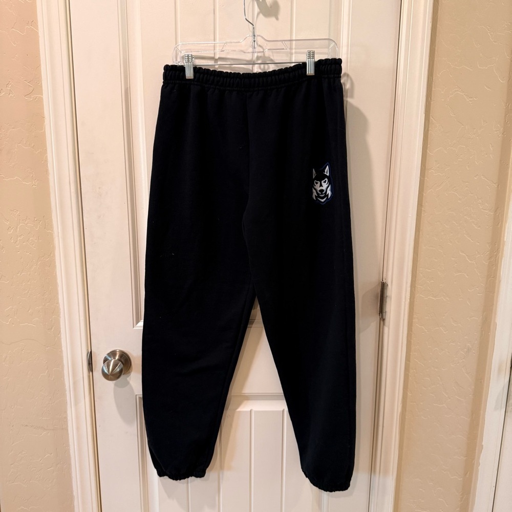 Black Huskies Logo Jogger Sweatpants - Classic Comfort
